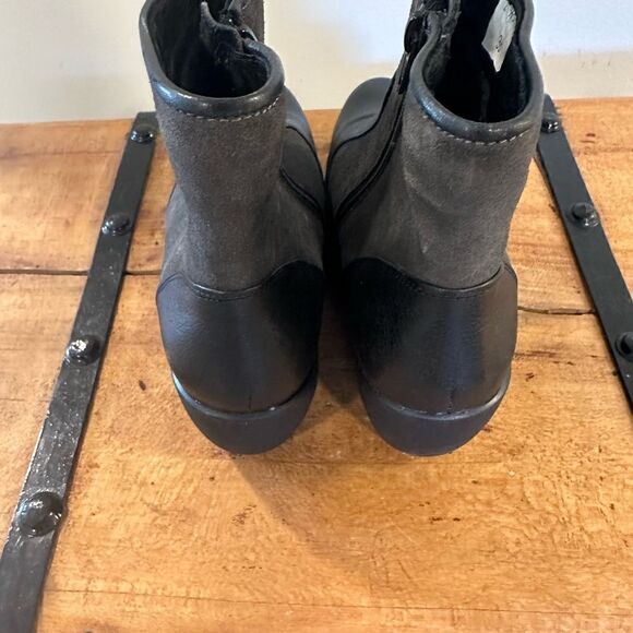 Naot Sky Leather/Suede Wedge Booties Sz 38 / 7 - Picture 5 of 8